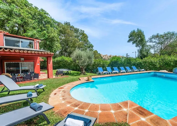 Villa Elviria Sol Марбелья