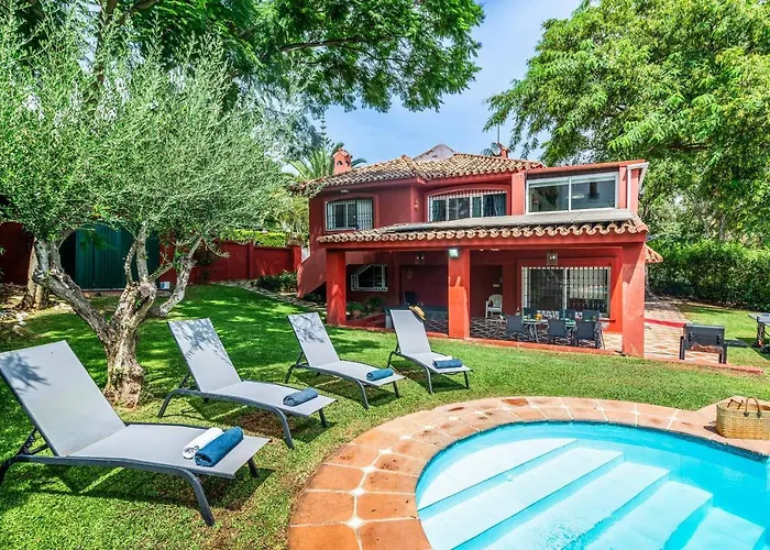 Villa Elviria Sol 马尔韦利亚